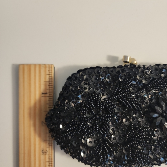 Vintage Handmade in Hong Kong JEM Black Beaded Coin Purse, gold clasp closure. - Picture 11 of 11